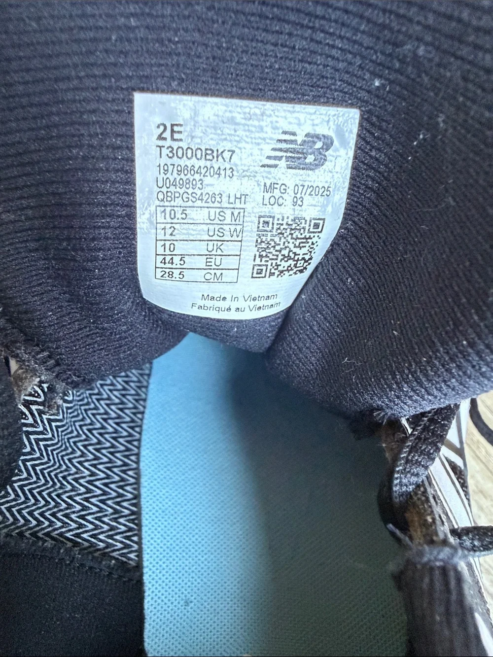 New Balance Black and White Men's Running Sneakers